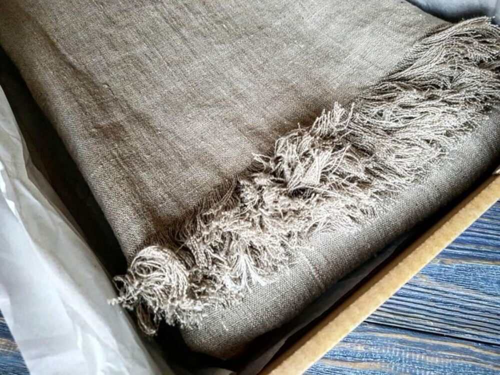 Rough linen blanket 1