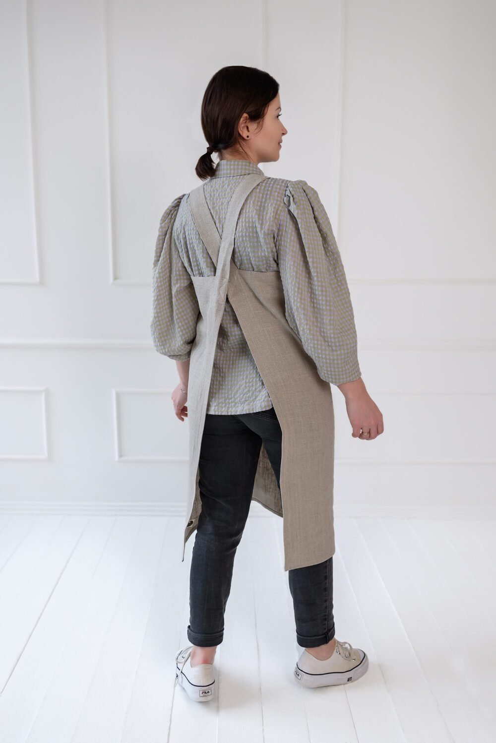 Rough Linen Cross-Back Apron