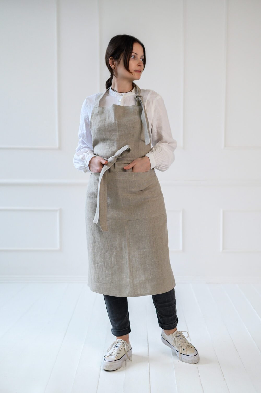 Full rough linen apron