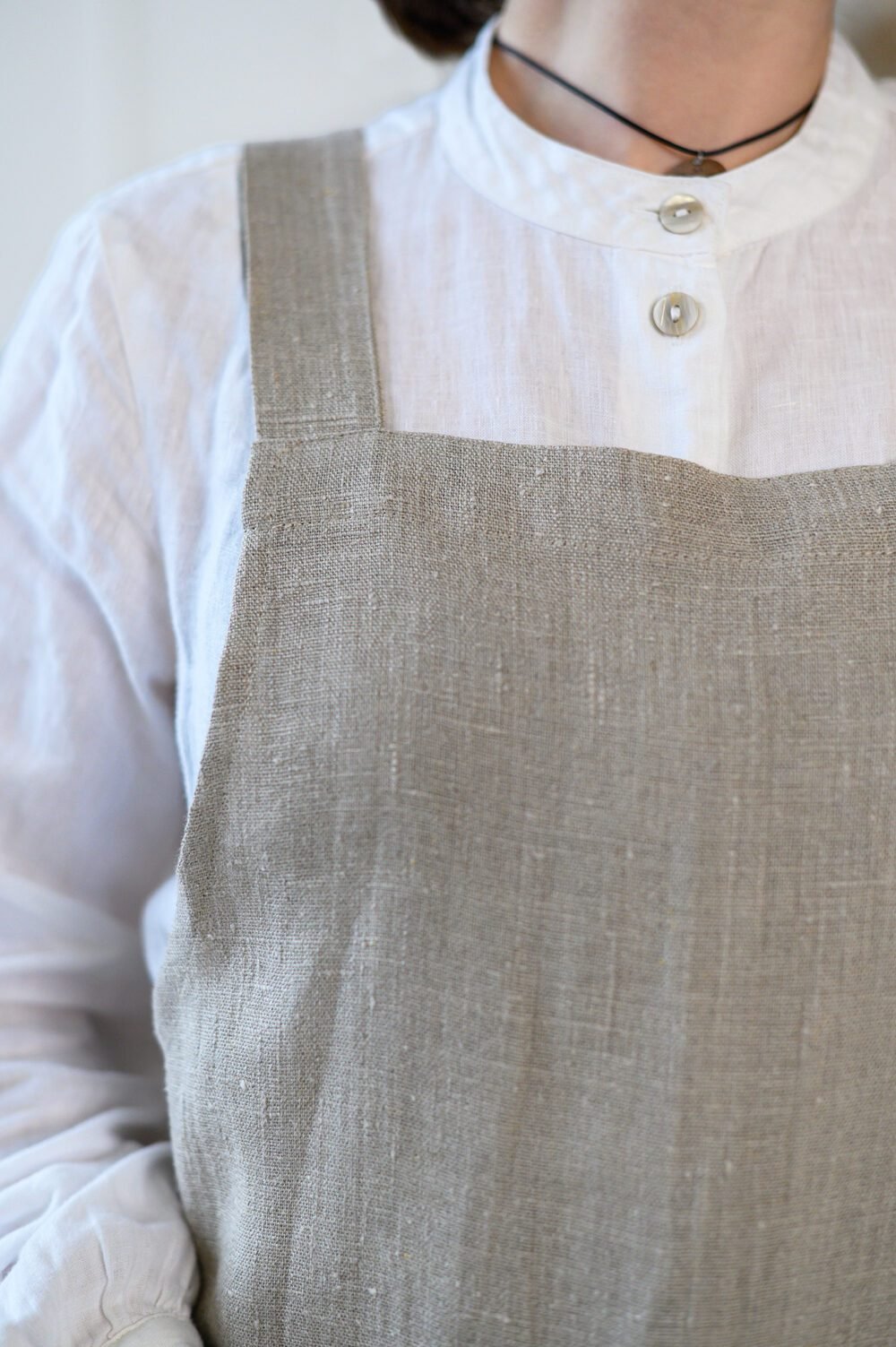 Rough Linen Cross-Back Apron