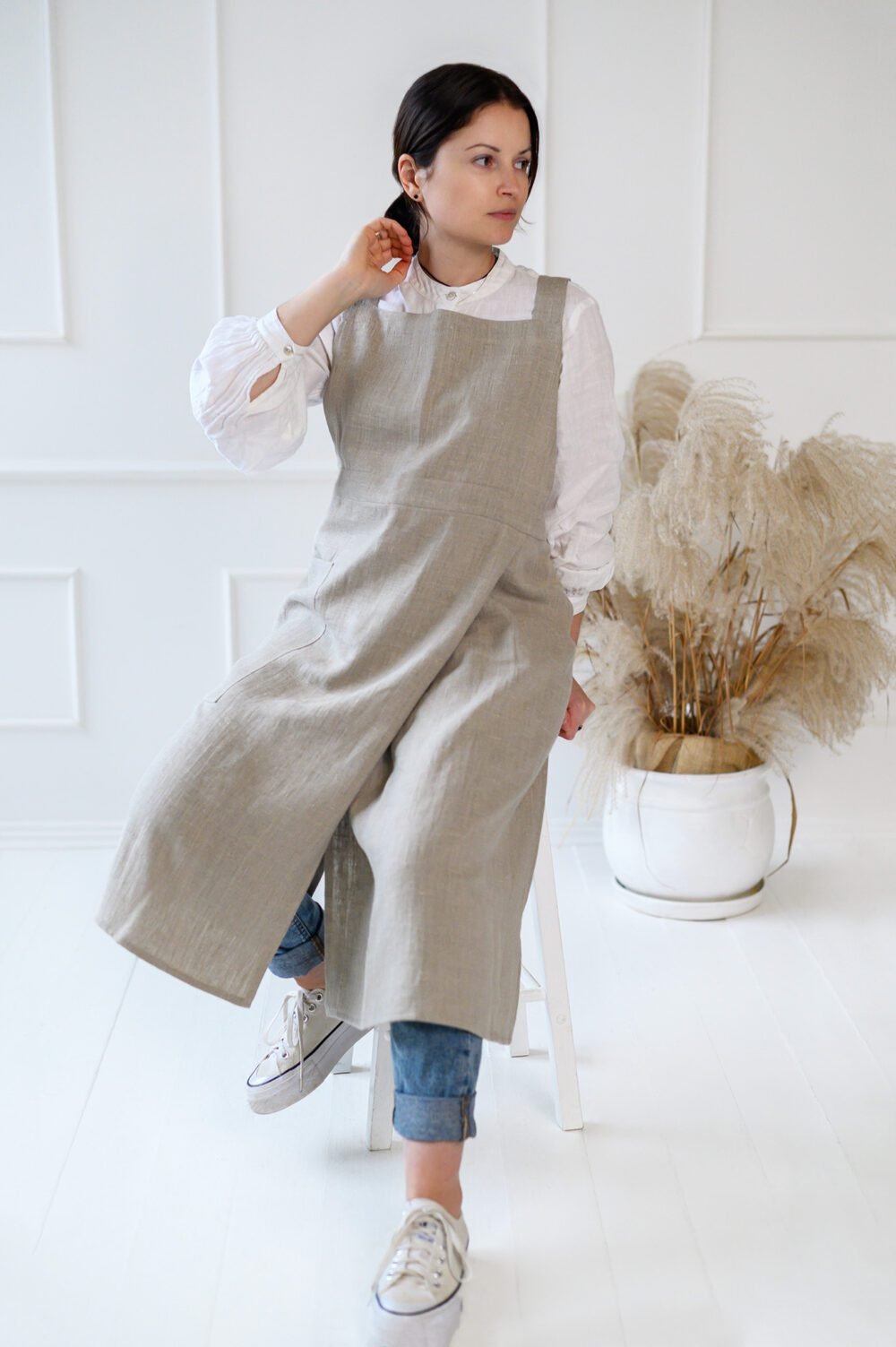 Split leg linen pottery apron