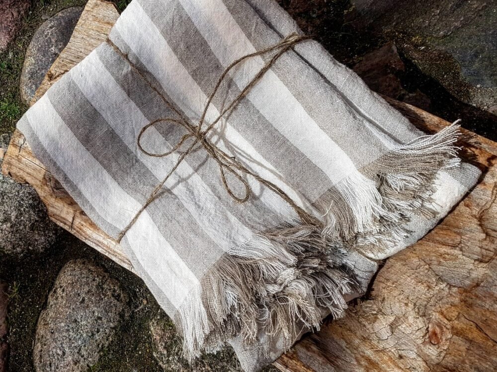 Rough linen blanket "Wide stripes"