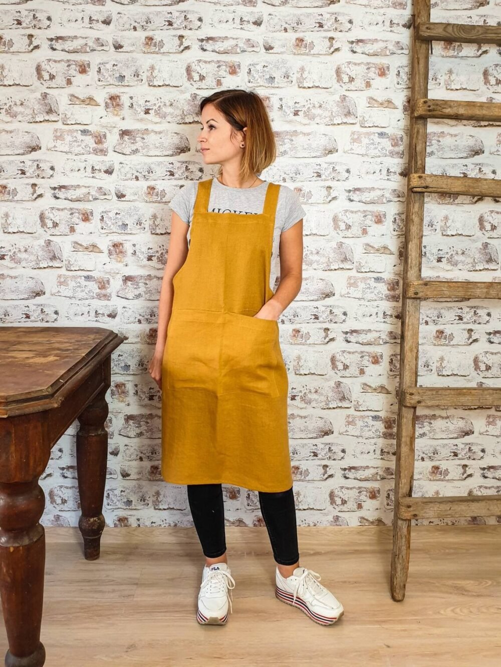 Linen Cross-back apron