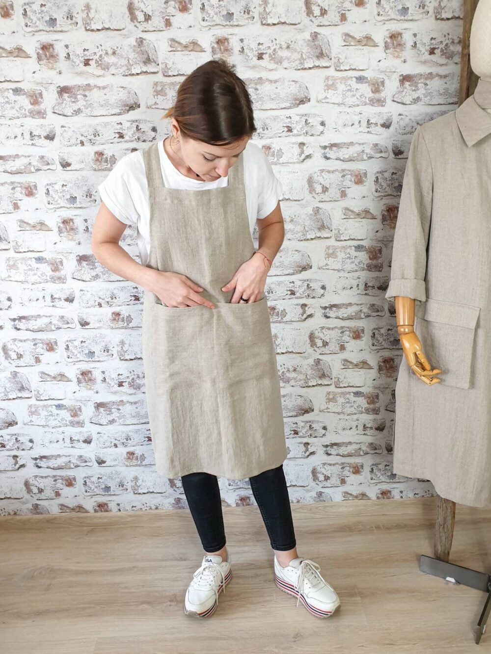 Linen cross back apron