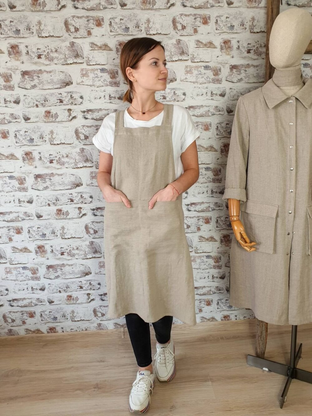 Linen cross back apron