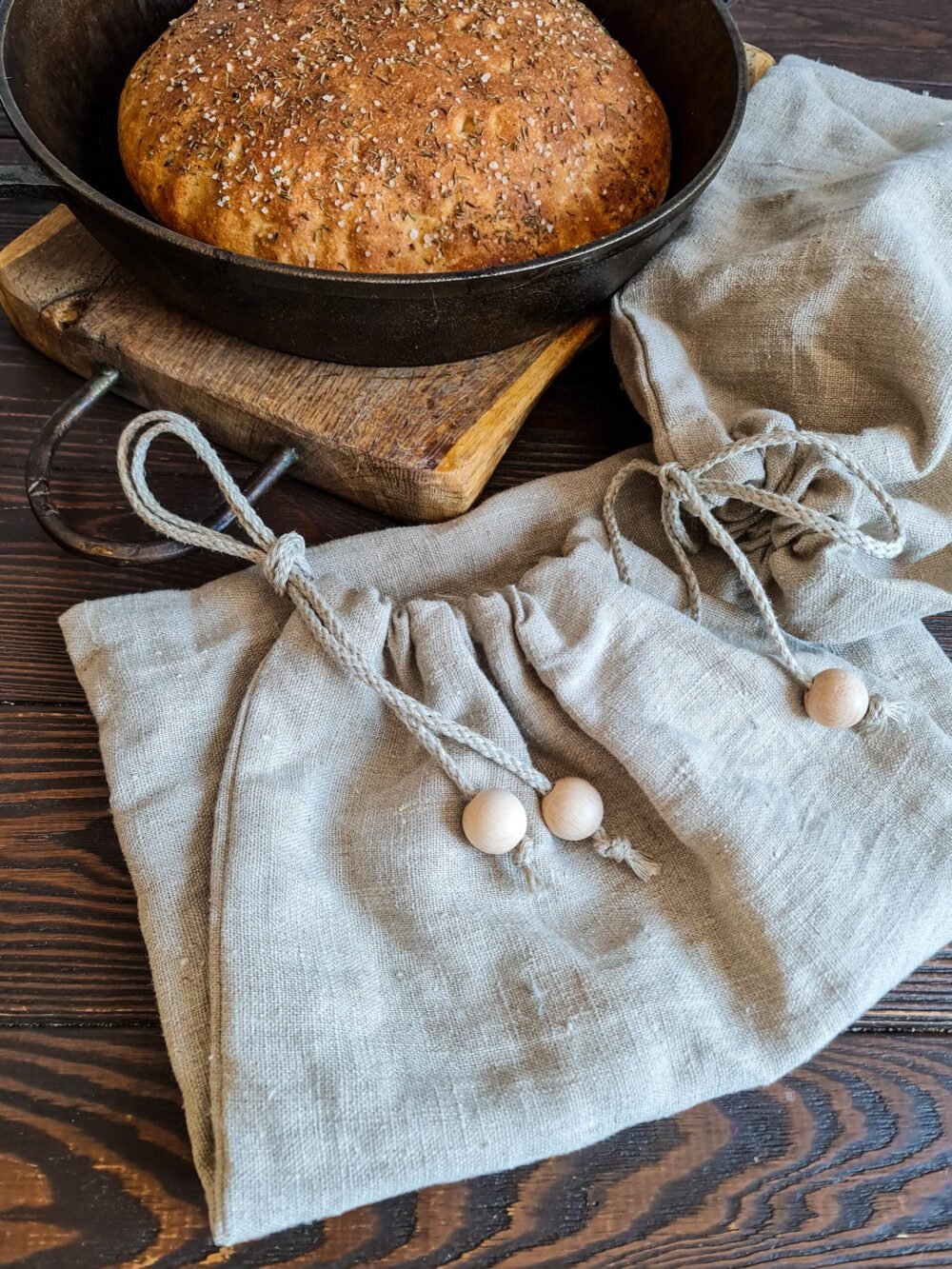 Rough linen bag with wooden beads