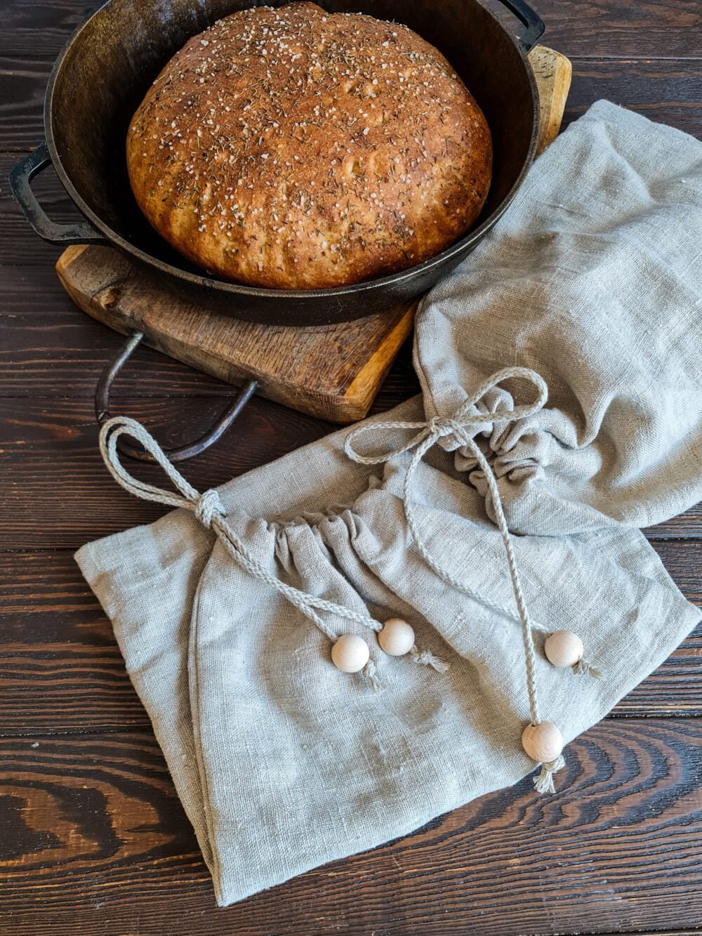 Rough linen bag with wooden beads