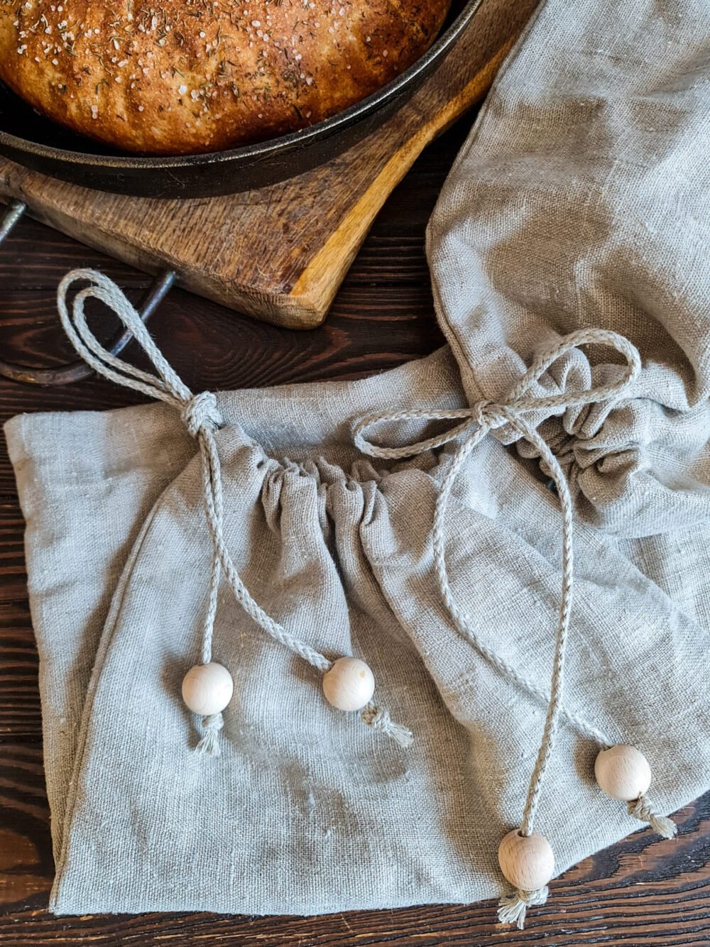 Rough linen bag with wooden beads