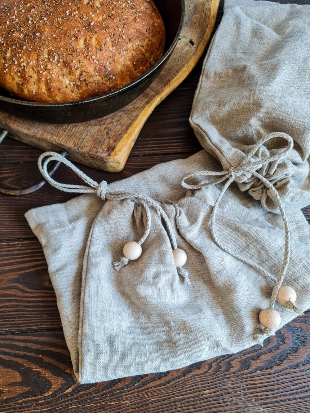 Rough linen bag with wooden beads