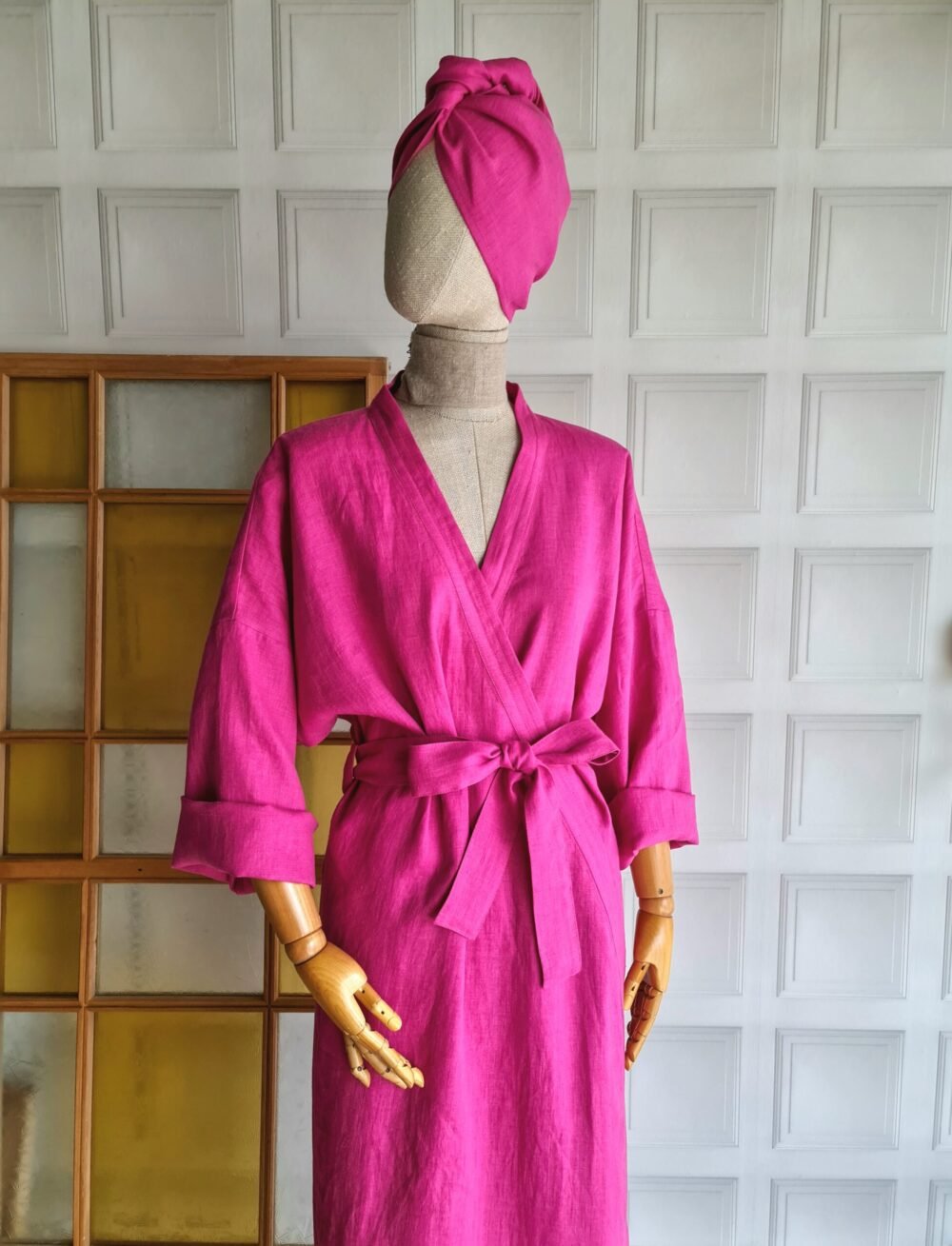 Collarless linen bath robe