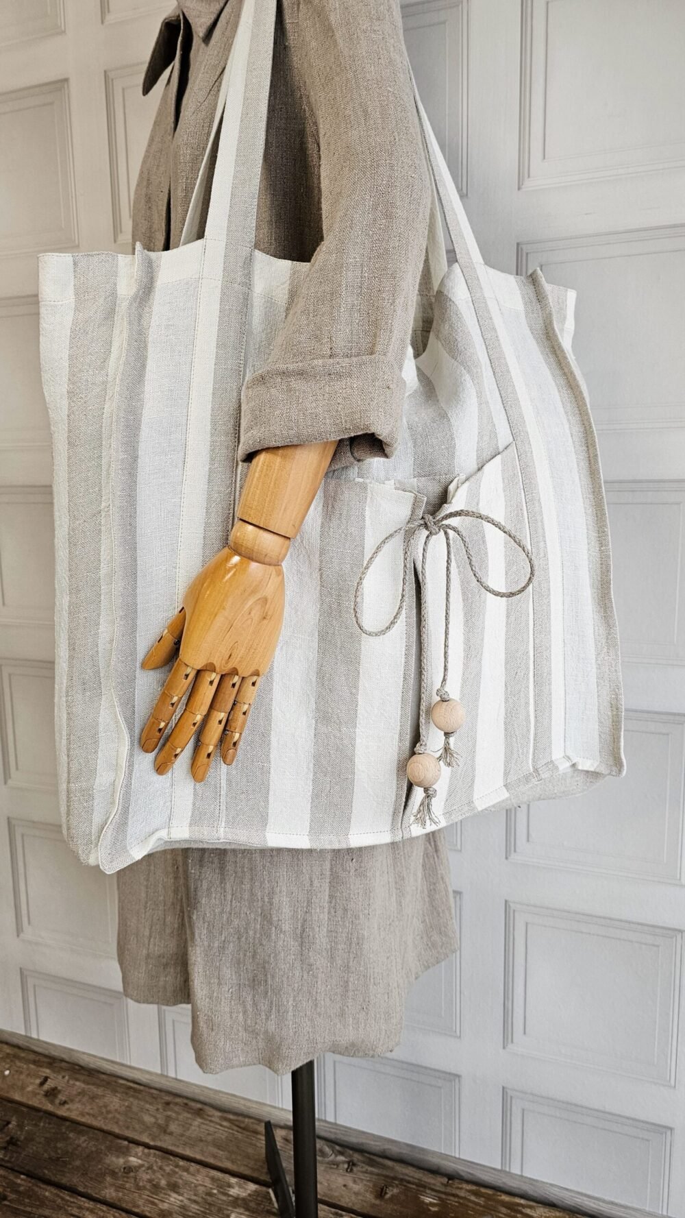 Linen tote bag