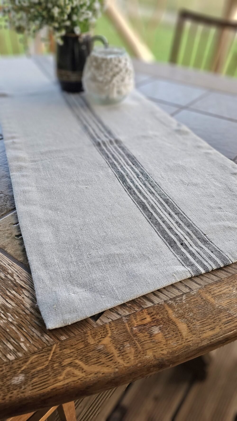 Linen table runner