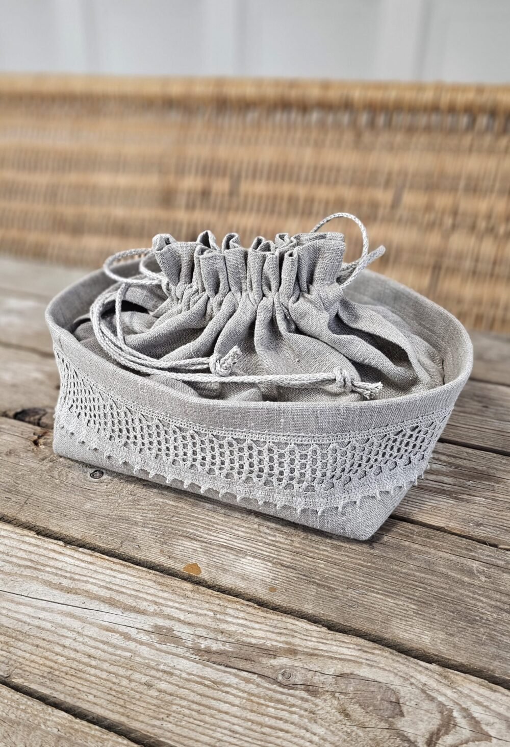 Bread storage basket