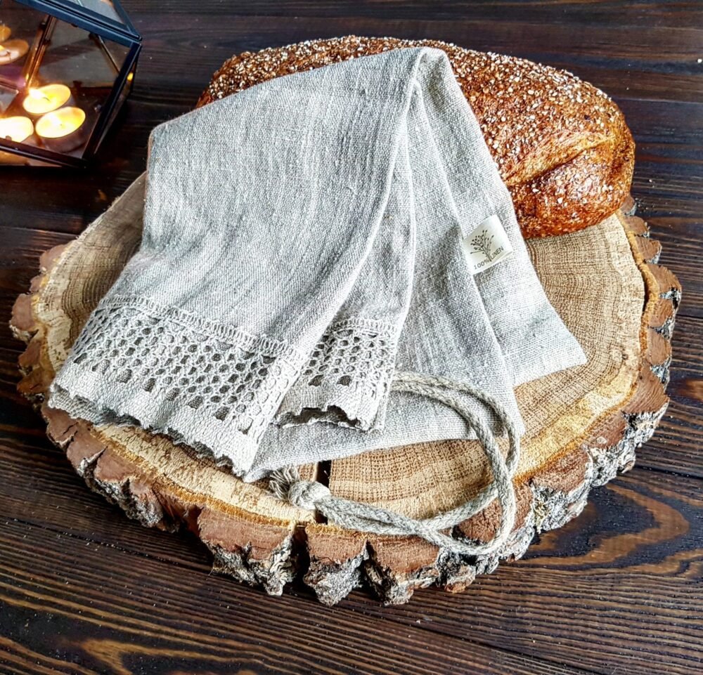 Rough linen bag with lace