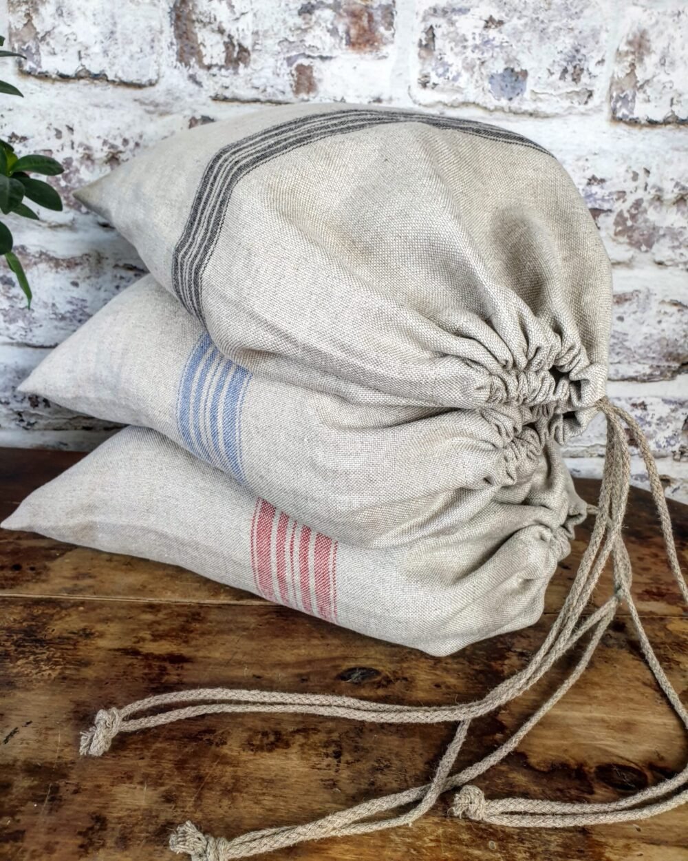 Drawstring linen burlap bag