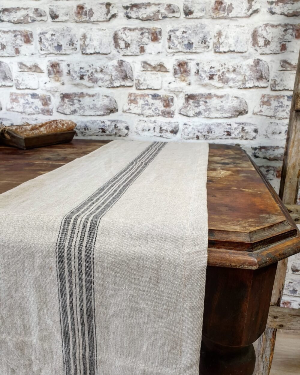 Linen table runner