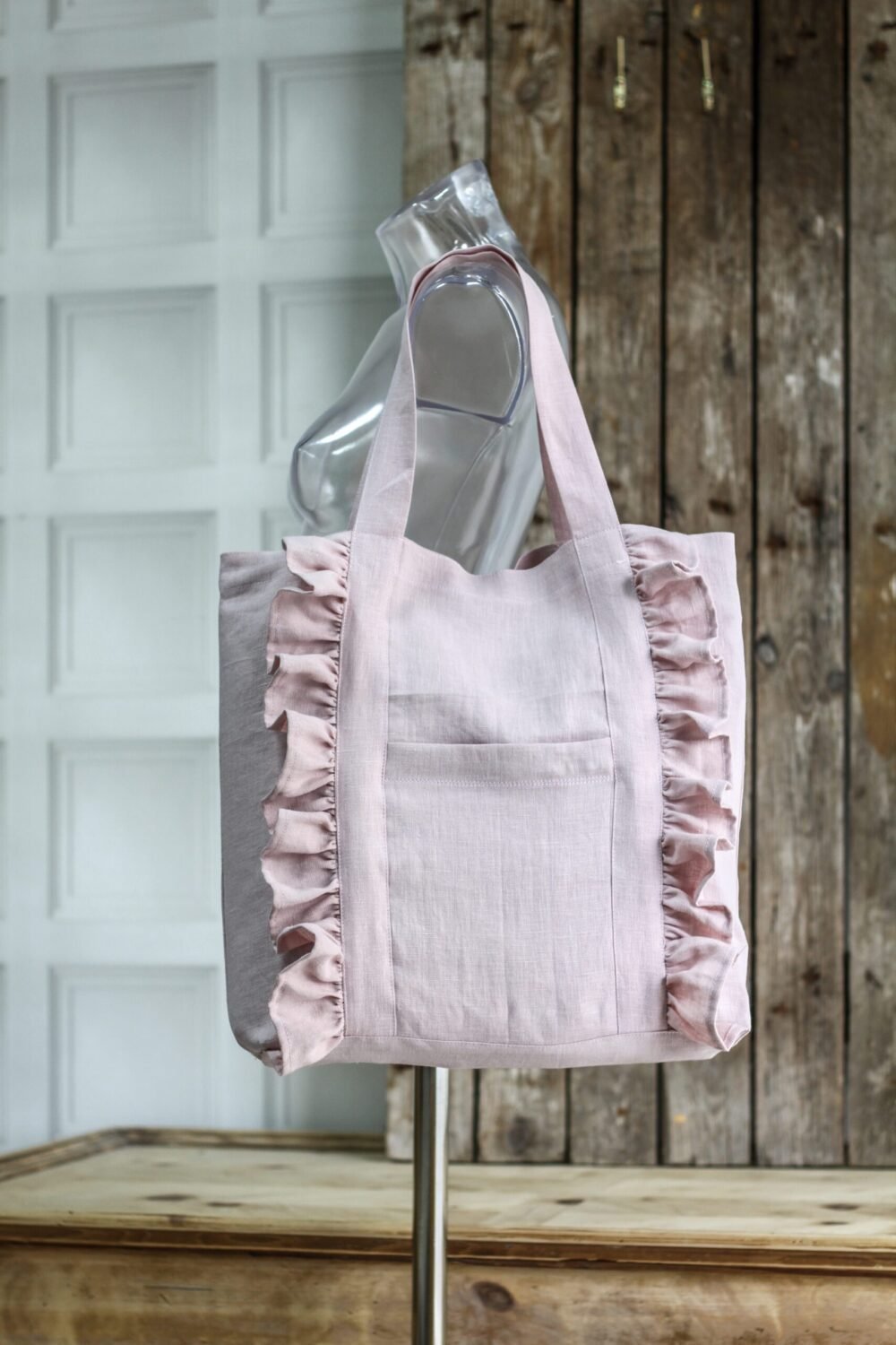 Linen tote bag with ruffles