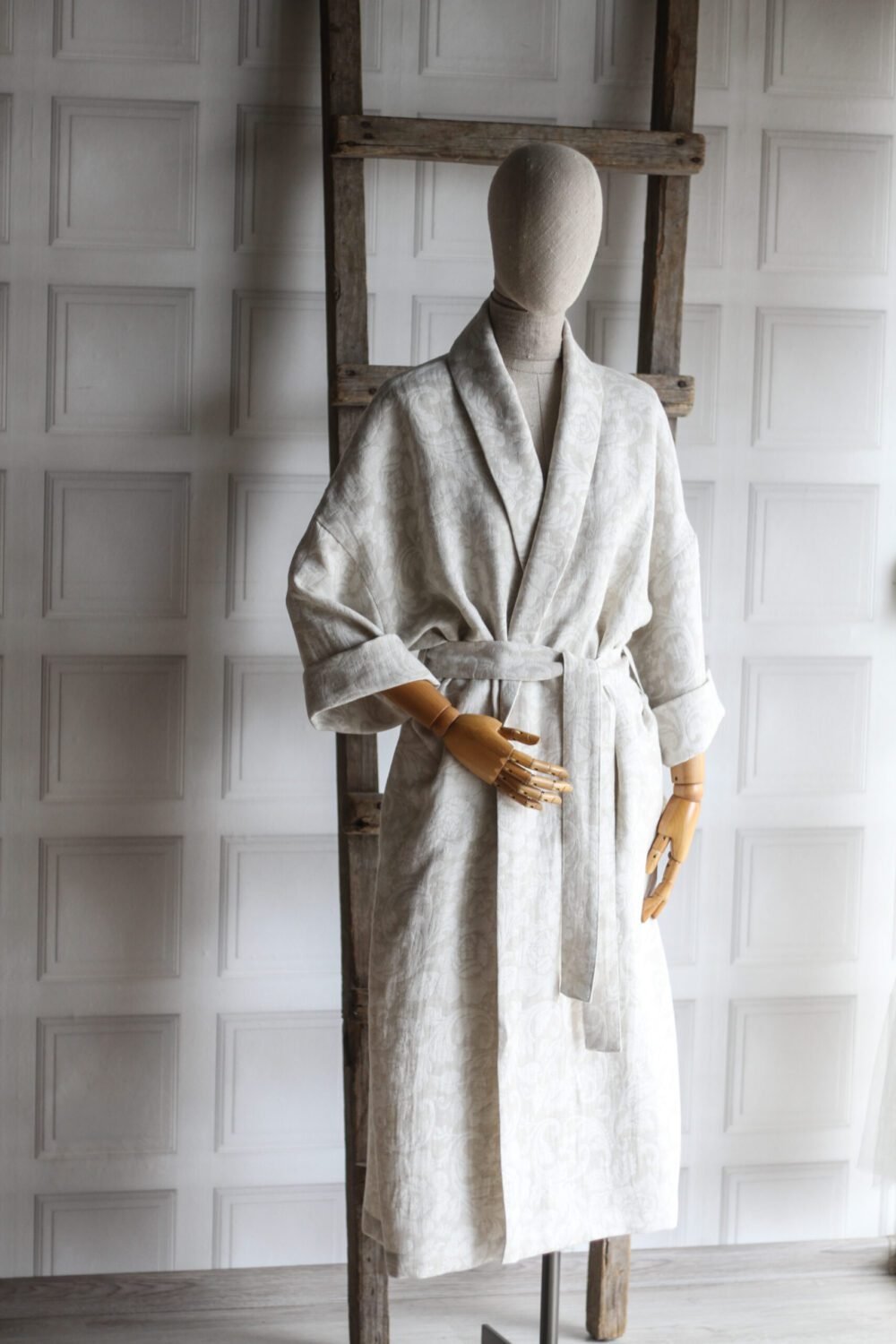 Floral linen robe with shawl collar