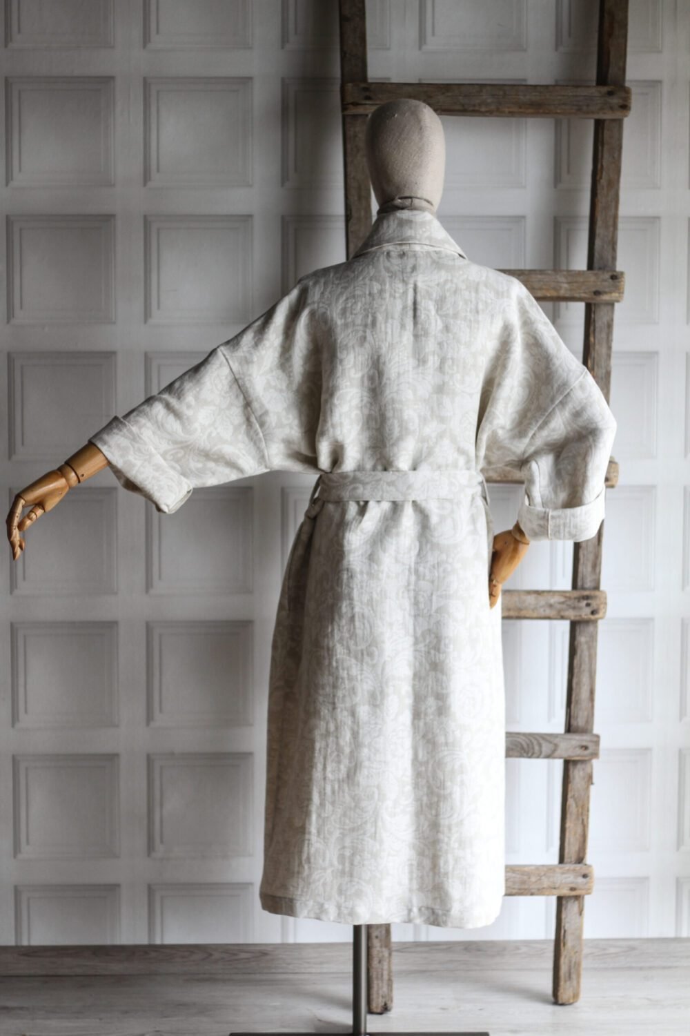 Floral linen robe with shawl collar