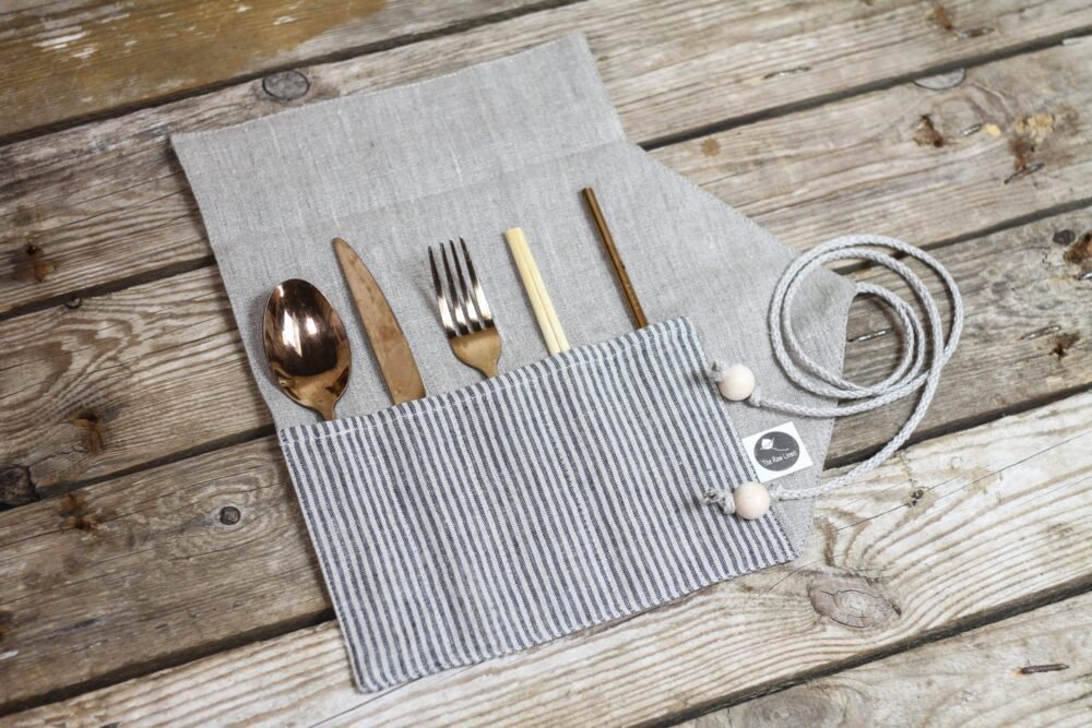 Linen cutlery case roll holder