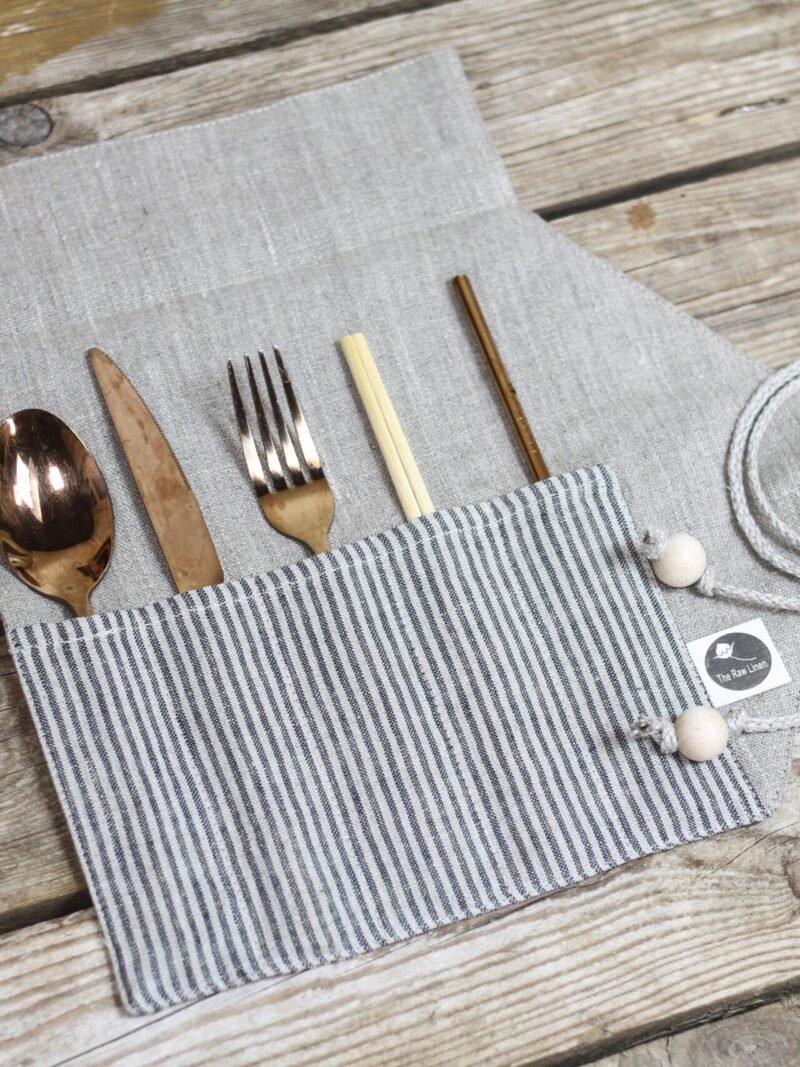 Linen cutlery case roll holder