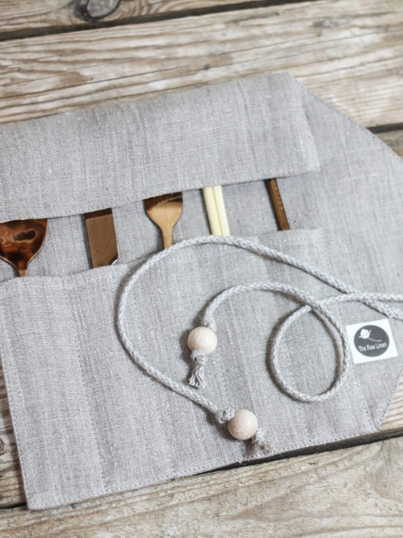 Linen cutlery case roll holder